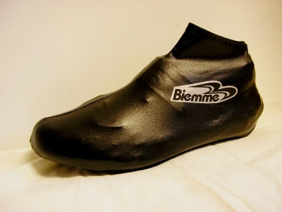Kingakatted Biemme Rain must, veekindlad (36-39)
