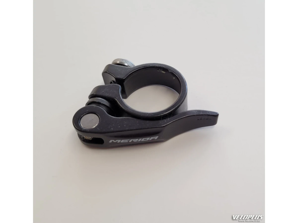 Sadulaklamber Merida 31,8mm kiirkinnitusega, must