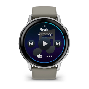 Garmin Venu 4 – 45 mm sudraba ar pelēku silikona siksnu